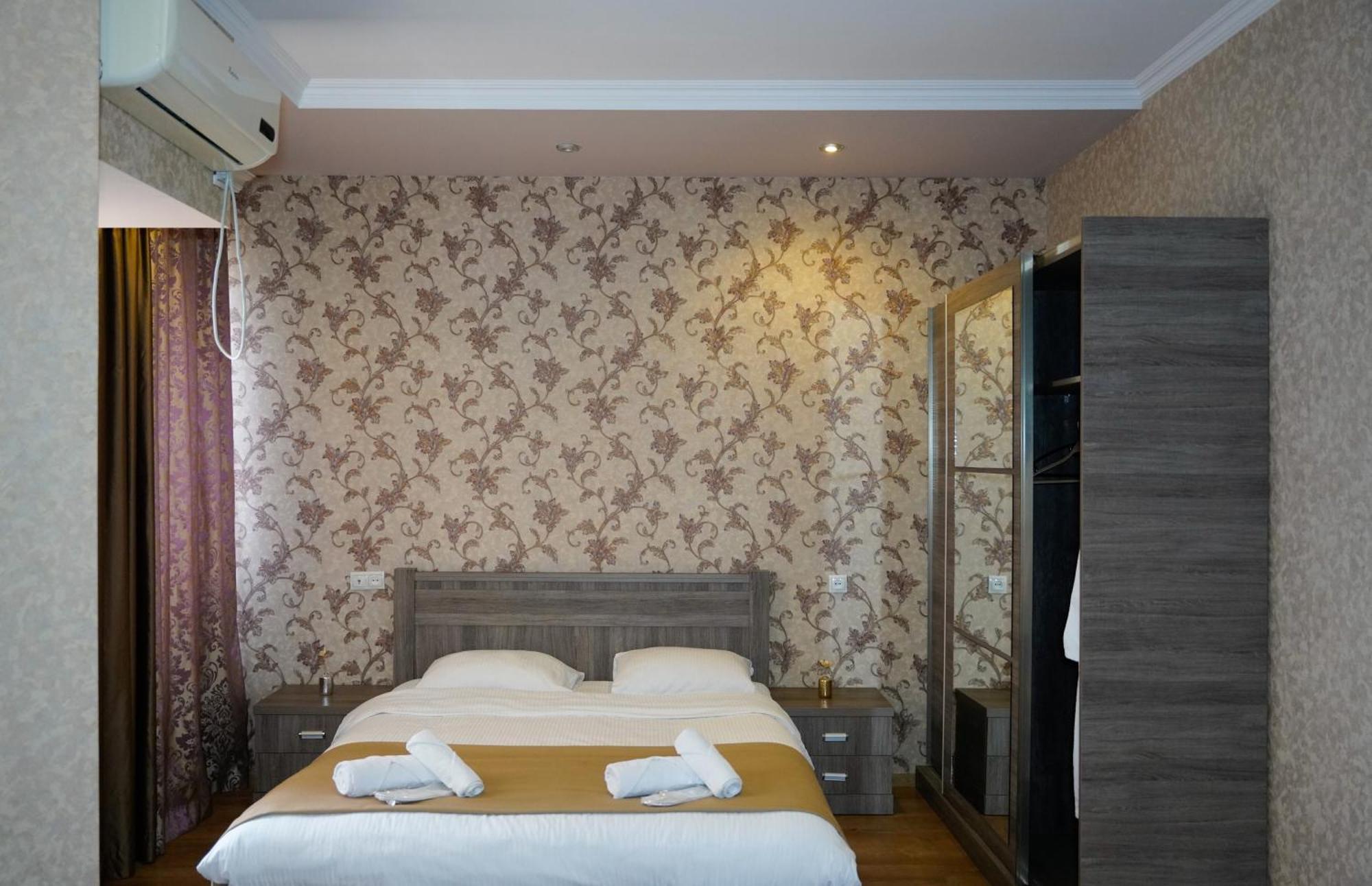 Hotel Monopoli Кутаїсі Екстер'єр фото