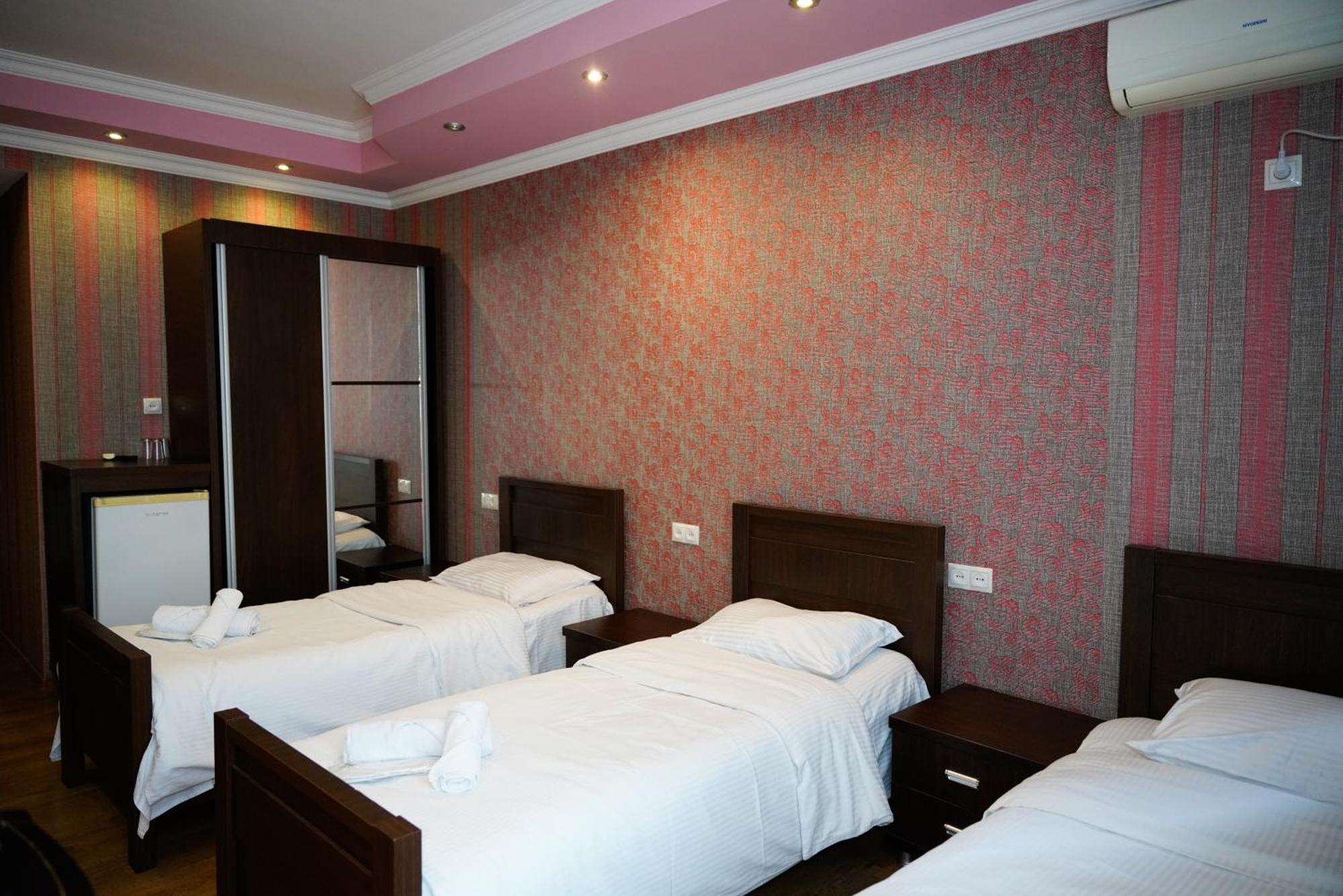 Hotel Monopoli Кутаїсі Екстер'єр фото