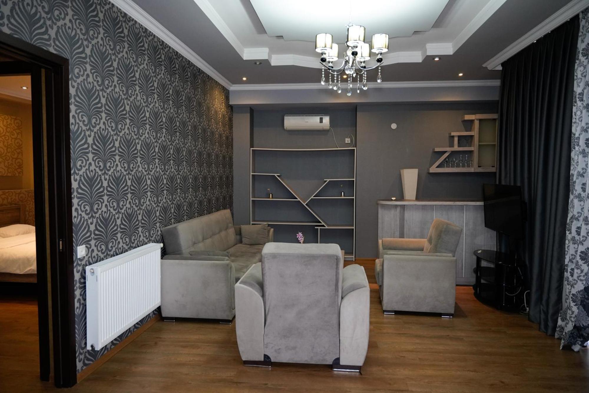 Hotel Monopoli Кутаїсі Екстер'єр фото