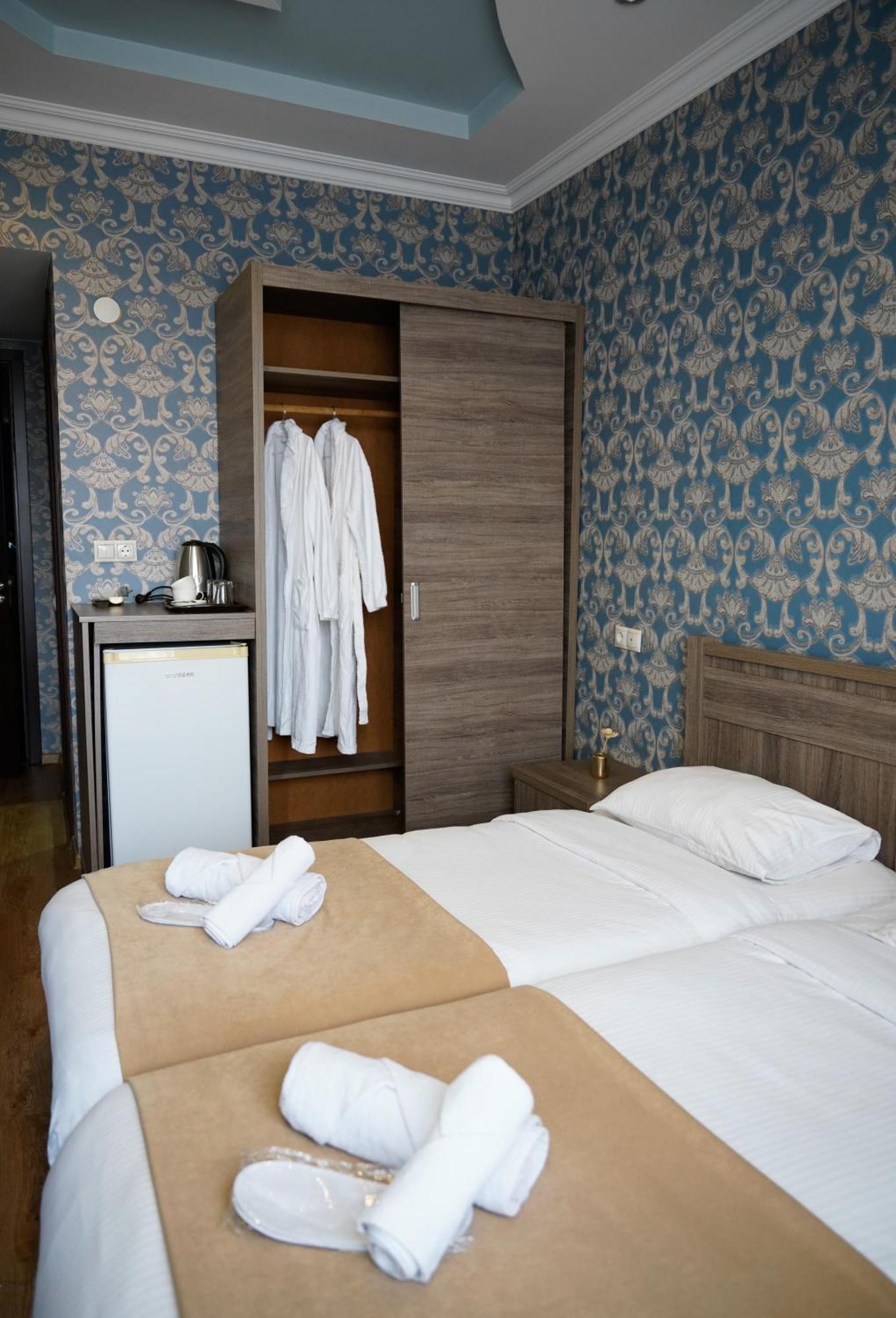 Hotel Monopoli Кутаїсі Екстер'єр фото