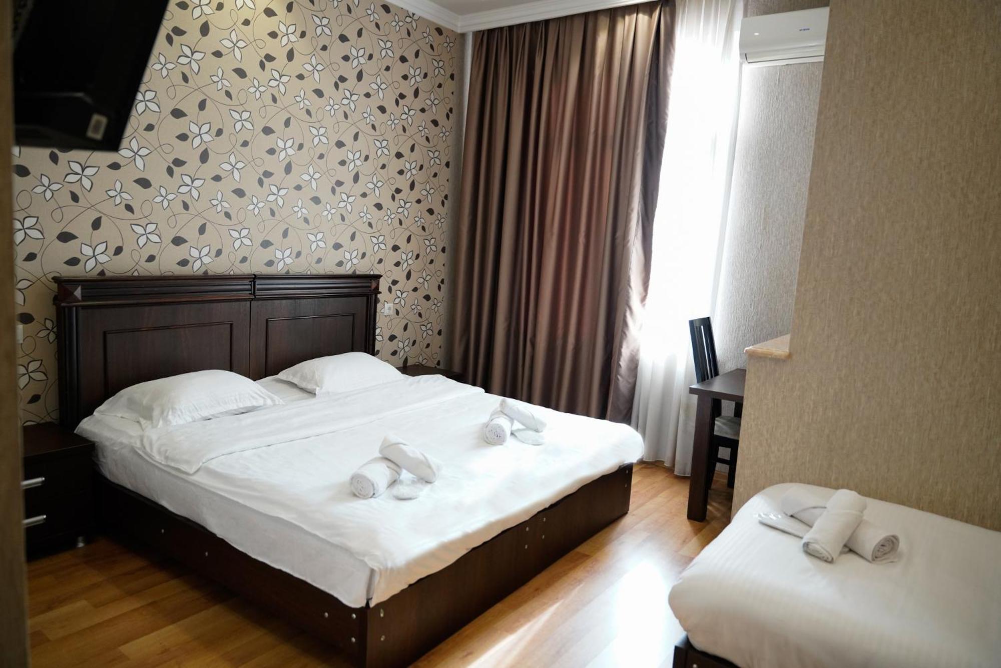 Hotel Monopoli Кутаїсі Екстер'єр фото