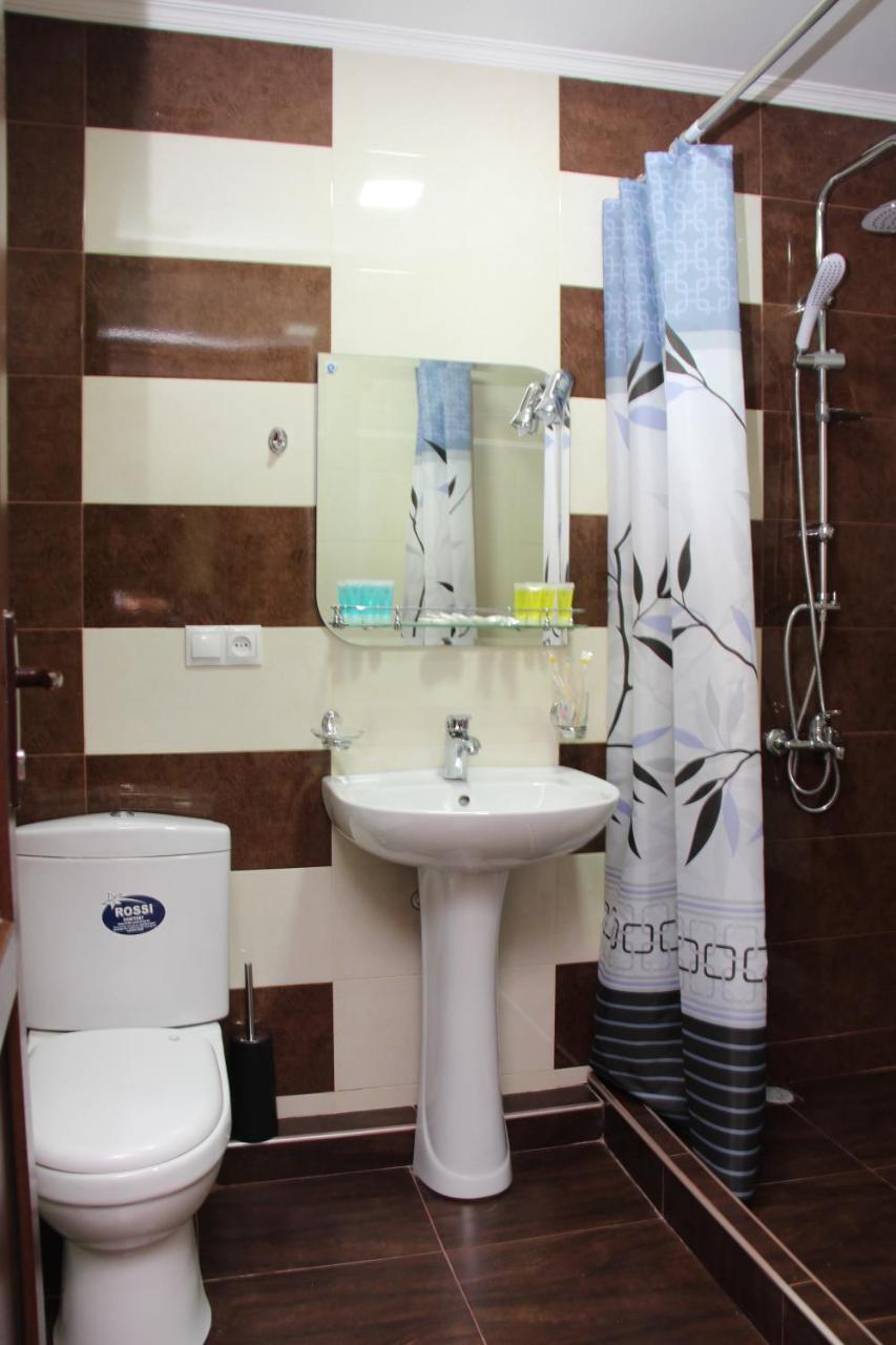 Hotel Monopoli Кутаїсі Екстер'єр фото